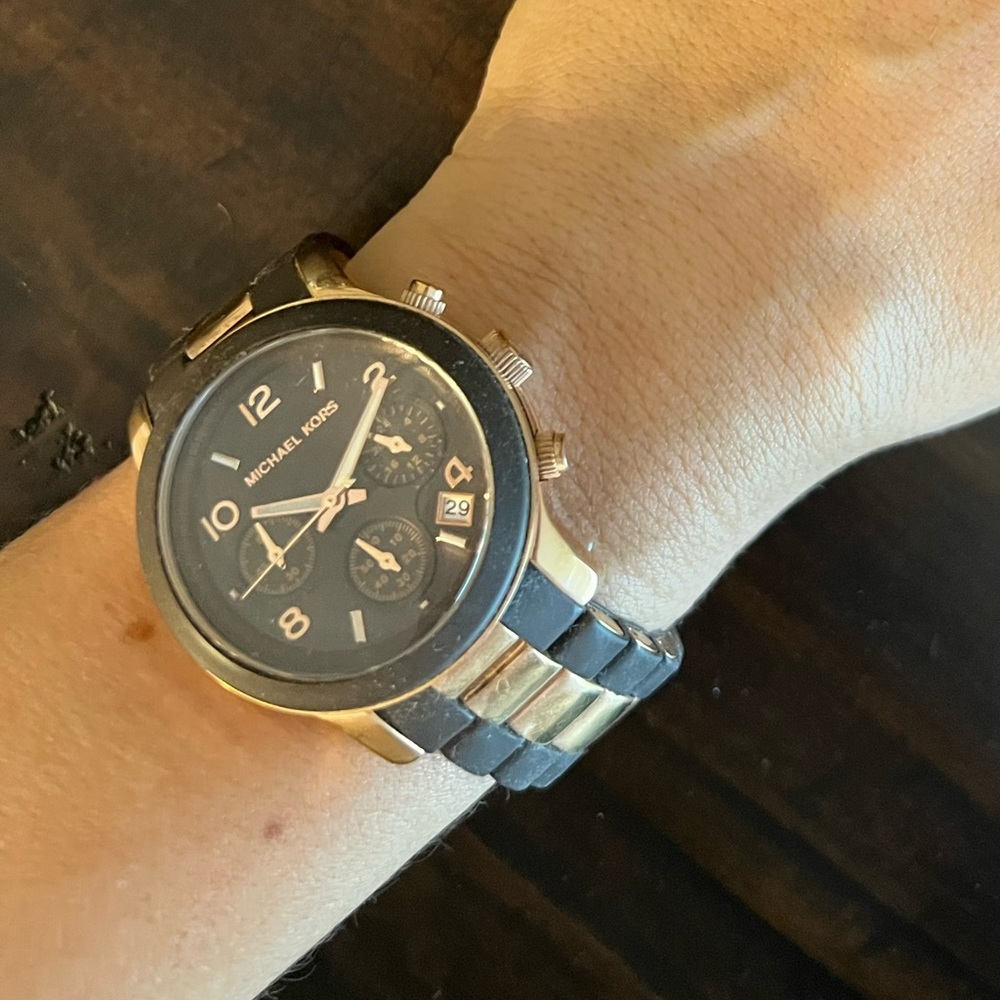 Michael Kors Rose Gold / Brown Womens Watch